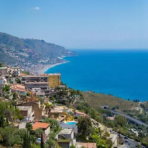 La Casa Gialla 2*, Taormina Italia